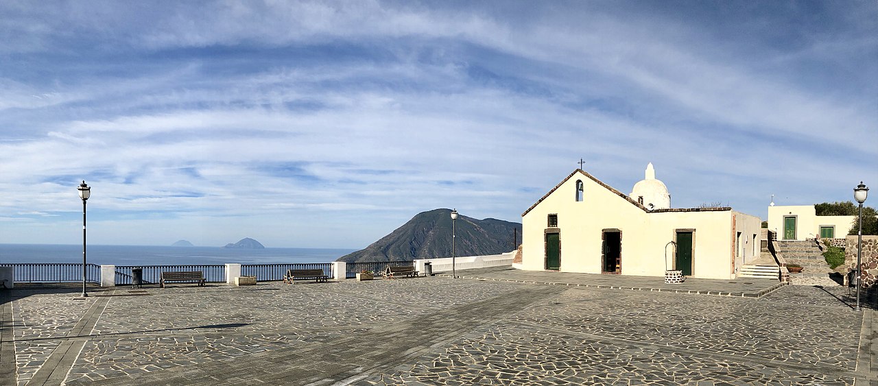 What To See In The Aeolian Islands Starting From Milazzo