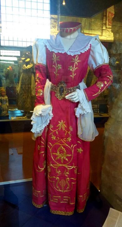 typisches Kleid, Schloss Hadrian Palast