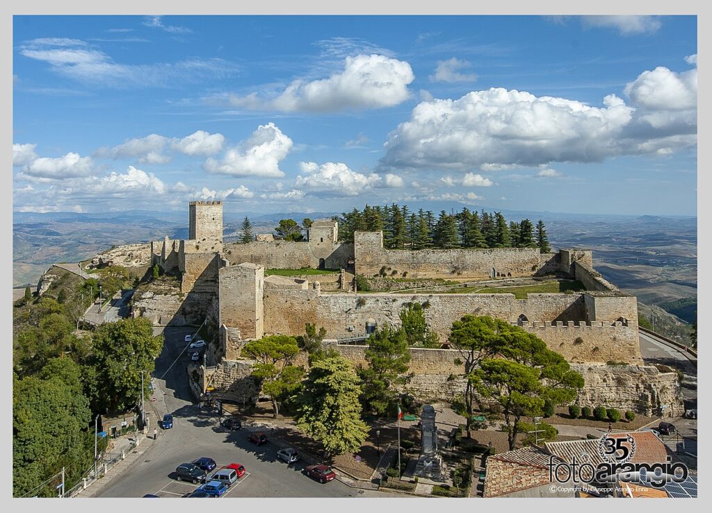 Zamek w Lombardii, Enna