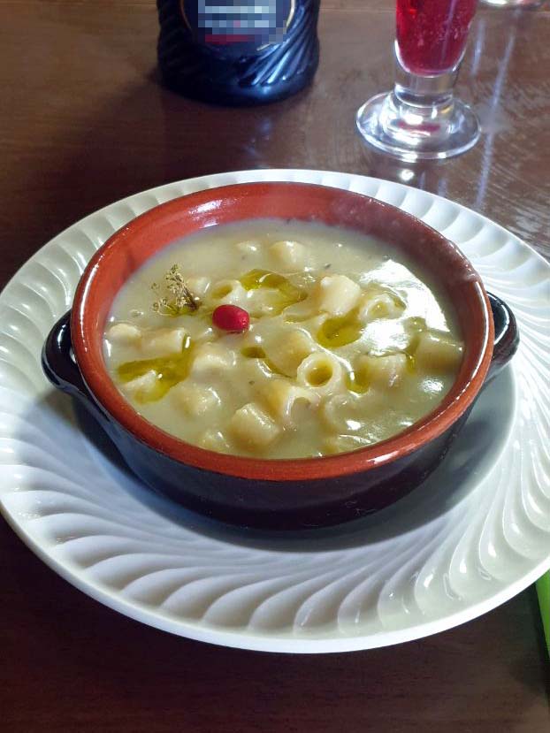 Pasta with broad bean maccu