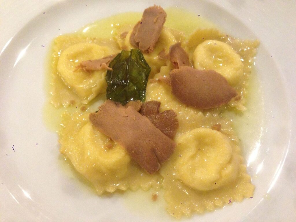 What to eat in Trapani - Mascarpone ravioli with tuna roe